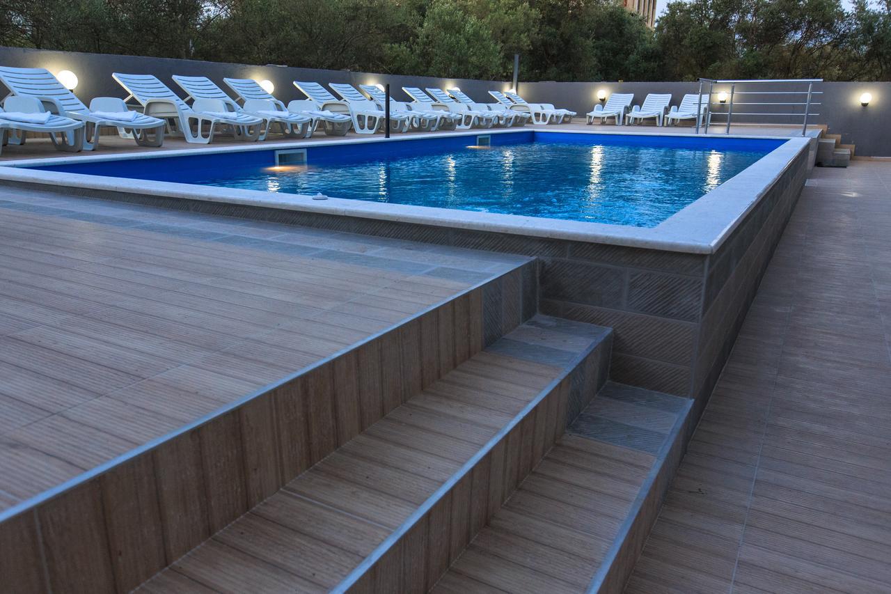 Scandinavian Hotel - Ulcinj Ulqin Buitenkant foto