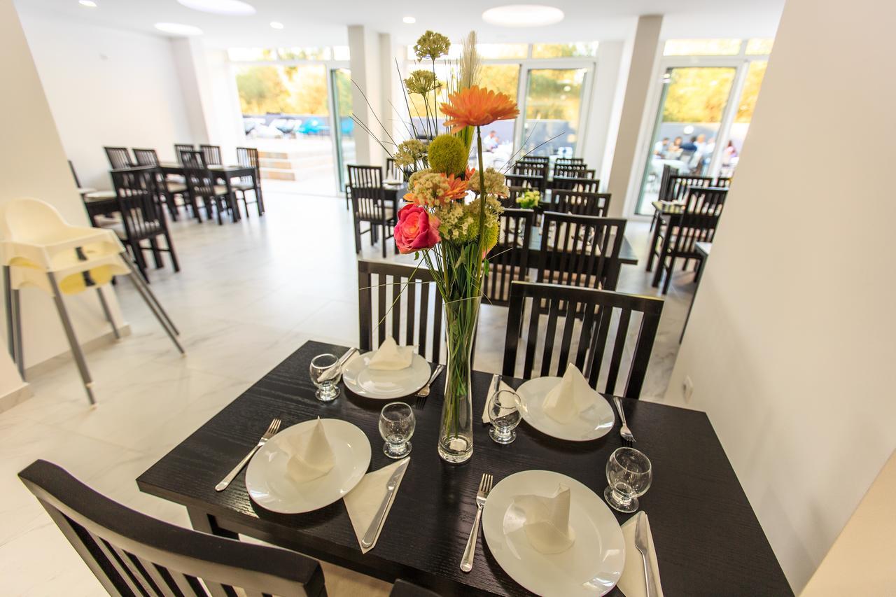 Scandinavian Hotel - Ulcinj Ulqin Buitenkant foto